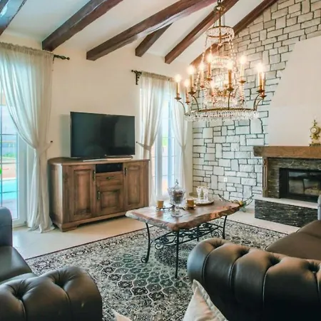 Villa, * Pridraga
