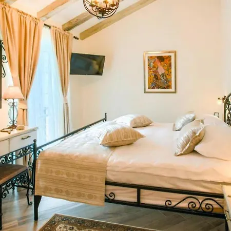 וילה Villa, *